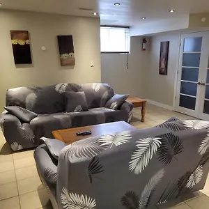  Guest house Lovely Guest Entire Minutes From Airport Canada